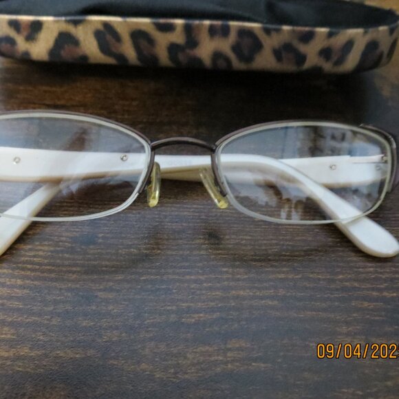 Guess 2327 Cheetah Print Frames with matching case and cleaning cloth - Picture 6 of 11